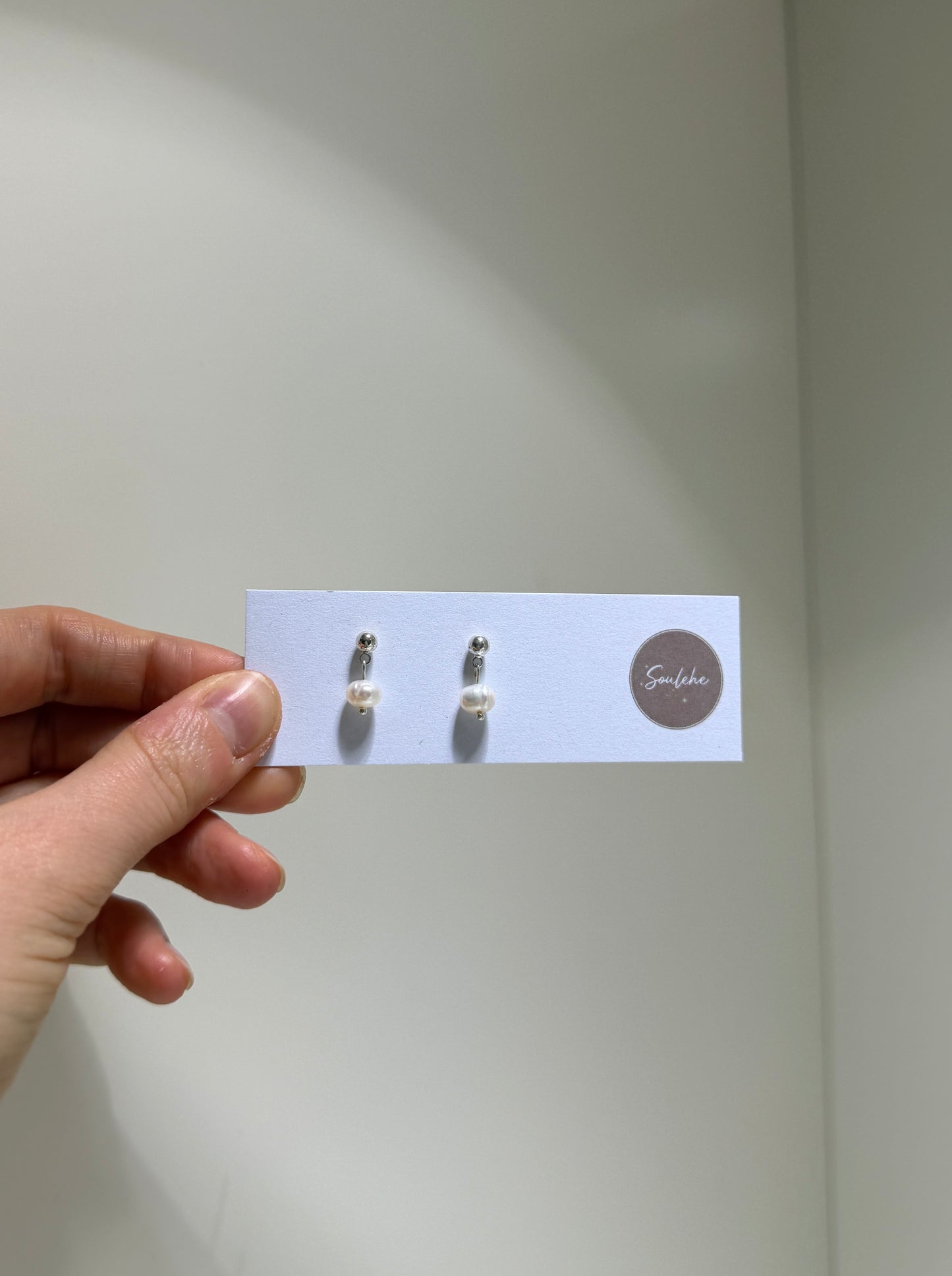 Pearl mini Stud - Willpower, Happiness, Femininity