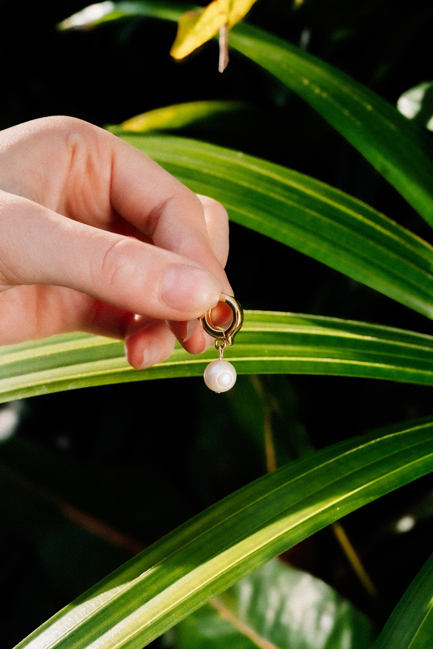 pearl gold pendant necklace 