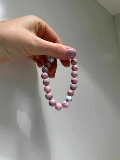 Pink Zebra and Howlite beaded bracelet.