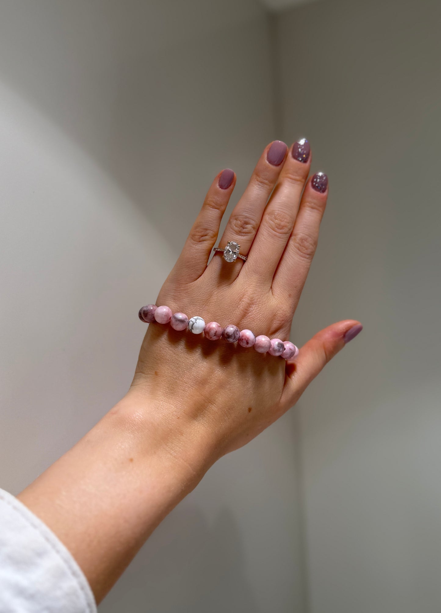 Pink Zebra and Howlite beaded bracelet.