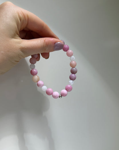 Femininity & Balance - Alashan Alxa