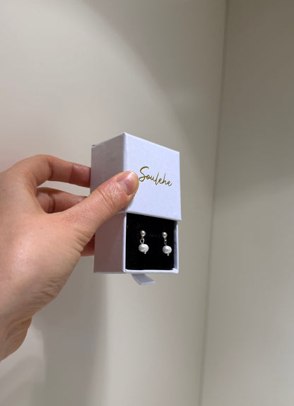 Pearl mini Stud - Willpower, Happiness, Femininity