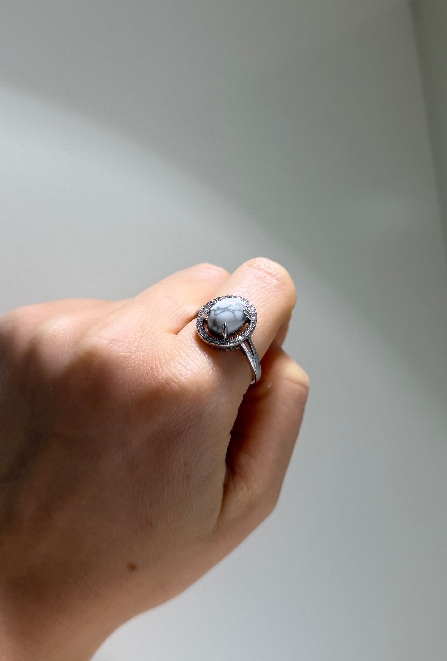 Howlite Oval • Ring  • 925 Sterling Silver