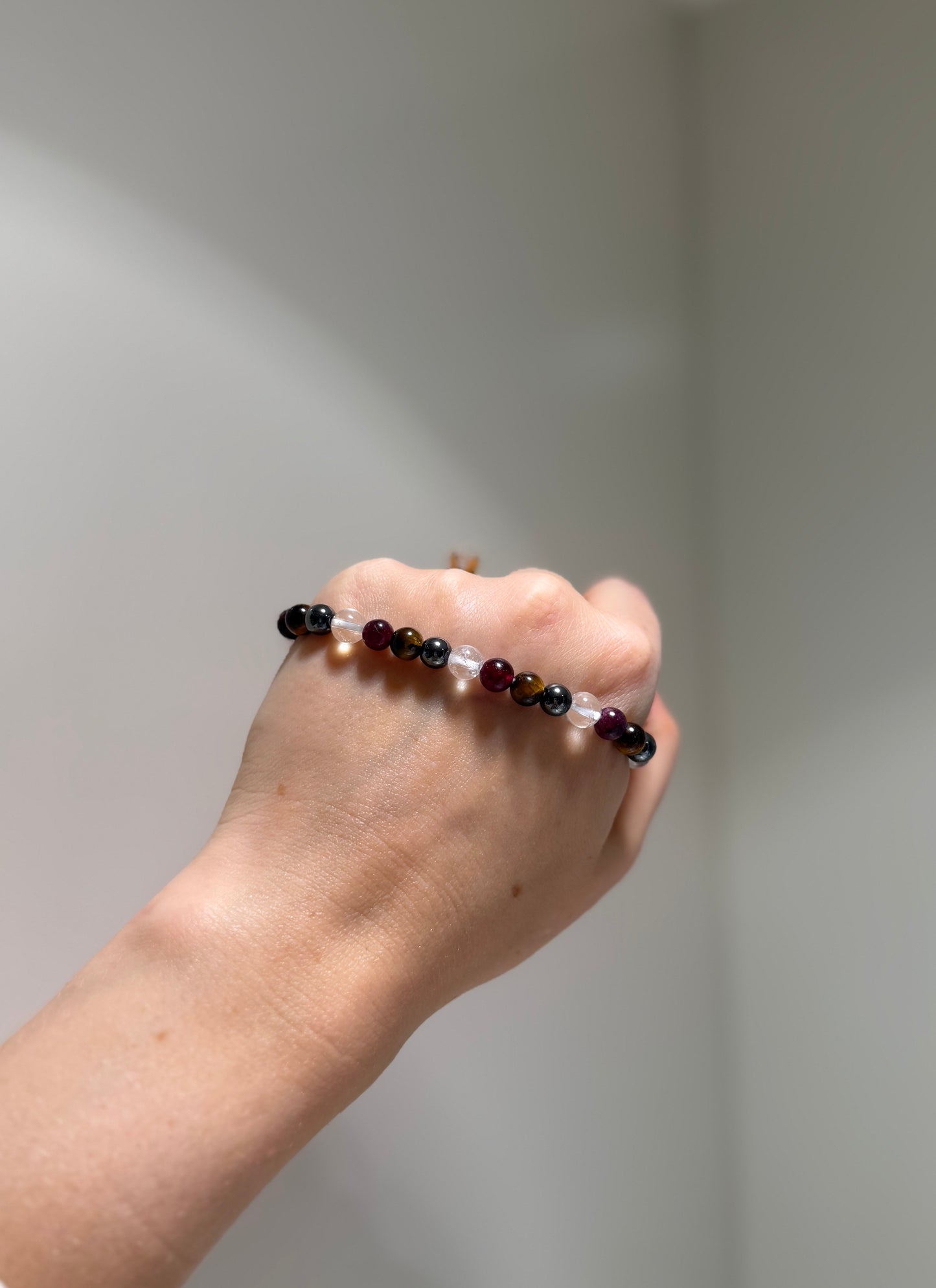 Tiger Eye, Clear Quartz, Garnet and Hematite bracelet, handmade – Soulehe.