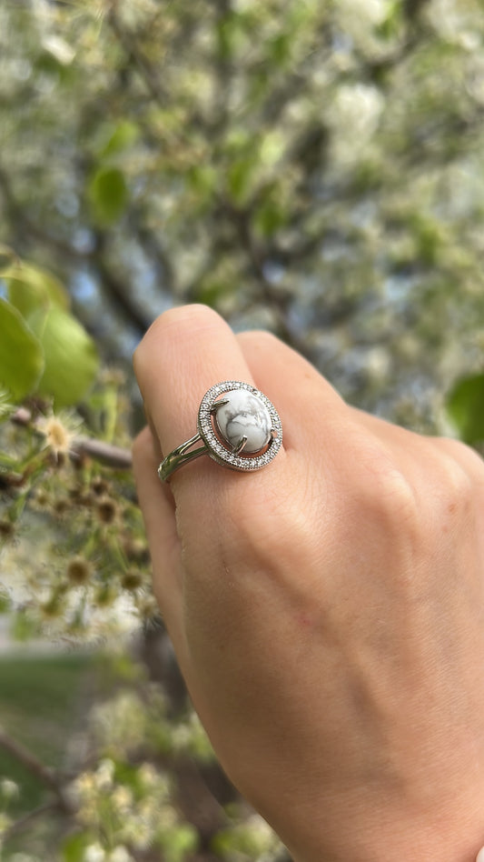 Howlite Oval • Ring  • 925 Sterling Silver