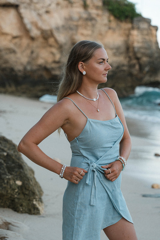 Serenity, Intuition, Decision making • White Agate, Aquamarine & Shell