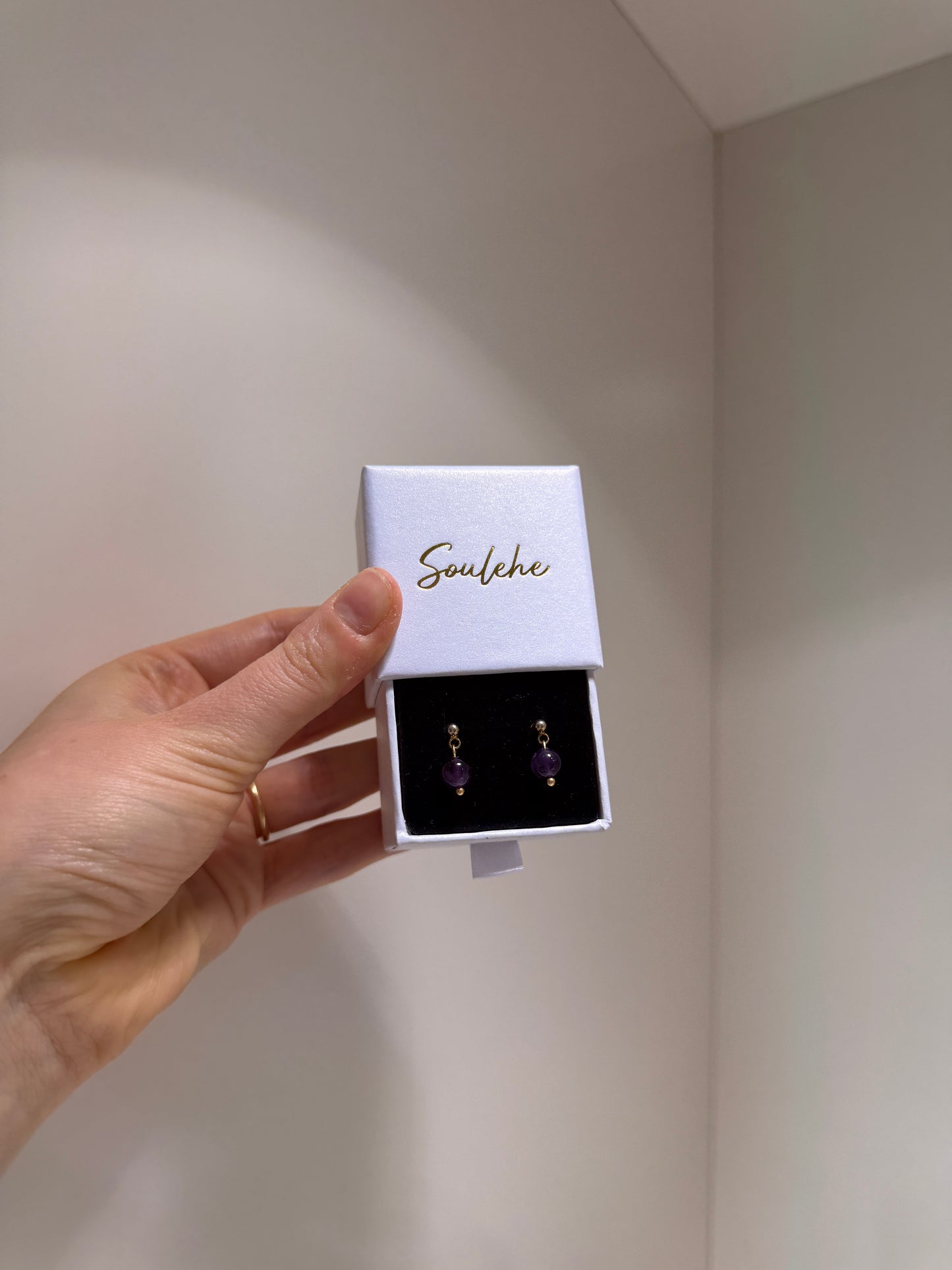Amethyst Studs - Dream fulfiller, Focus