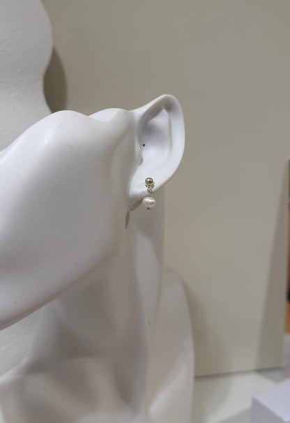 Pearl mini Stud - Willpower, Happiness, Femininity