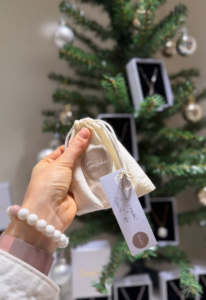 Cotton love crystal pouch with Rose Quartz, White Agate, Amethyst and Clear Quartz.