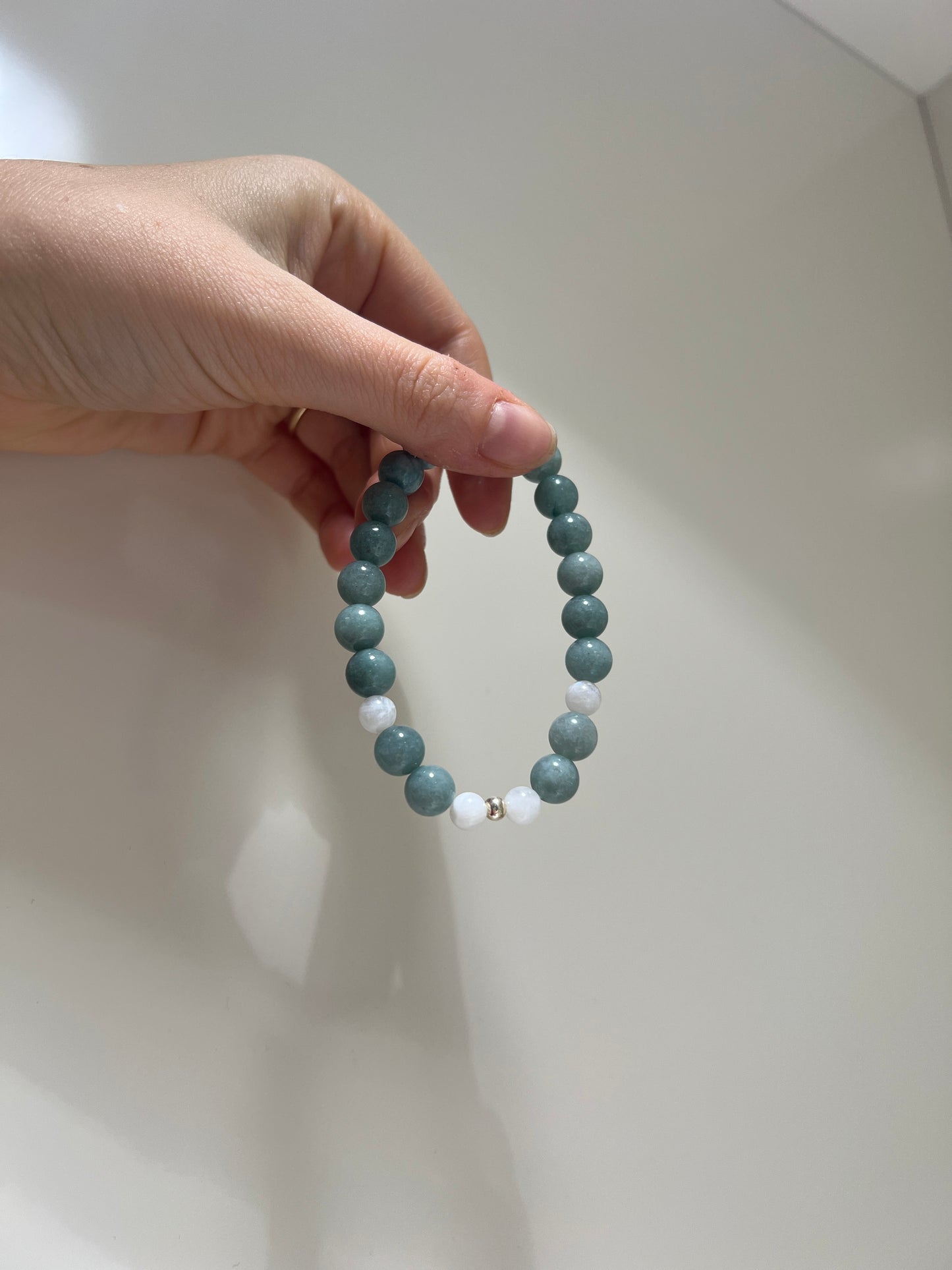 New beginnings, Femininity • Bracelet • Jade & Moonstone