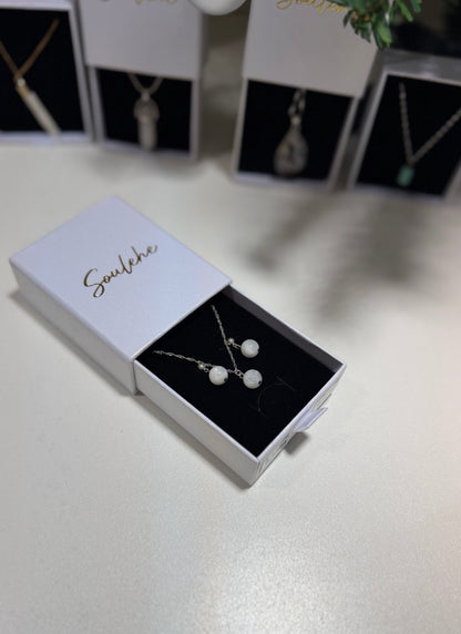 Silver Moonstone necklace with matching Moonstone earrings.