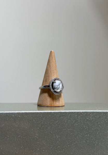 Howlite Oval • Ring  • 925 Sterling Silver