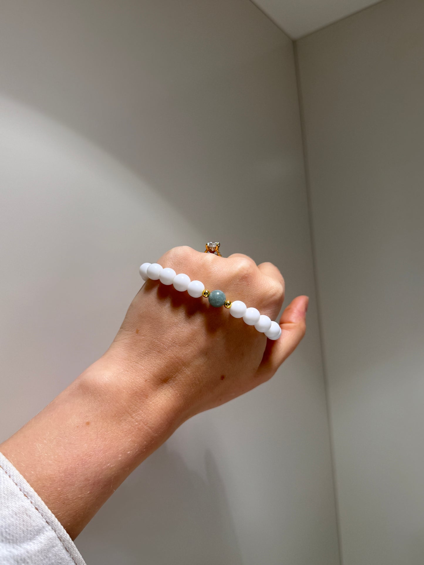 Jade & White Agate - Calm and empowering, unblocks