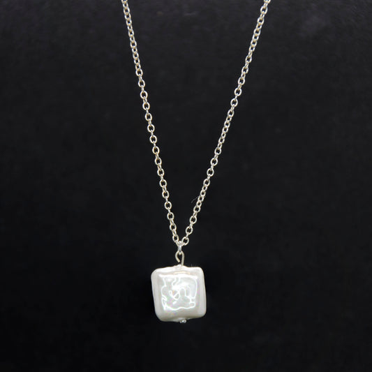 Beauty x Femininity • Necklace • Pearl & 925 Silver