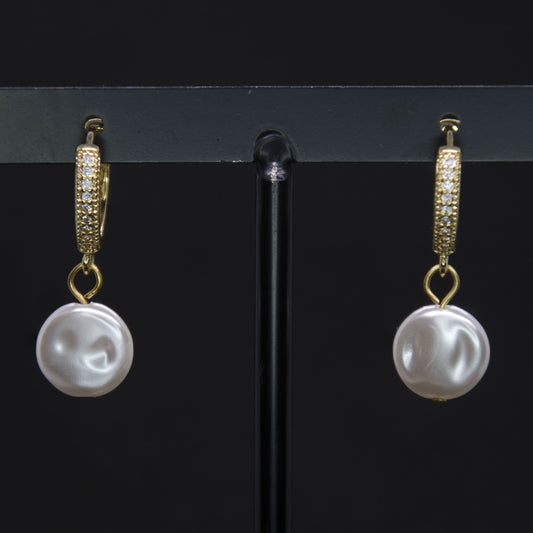 Beauty x Femininity • Earrings • Pearl & 18K Gold Plated