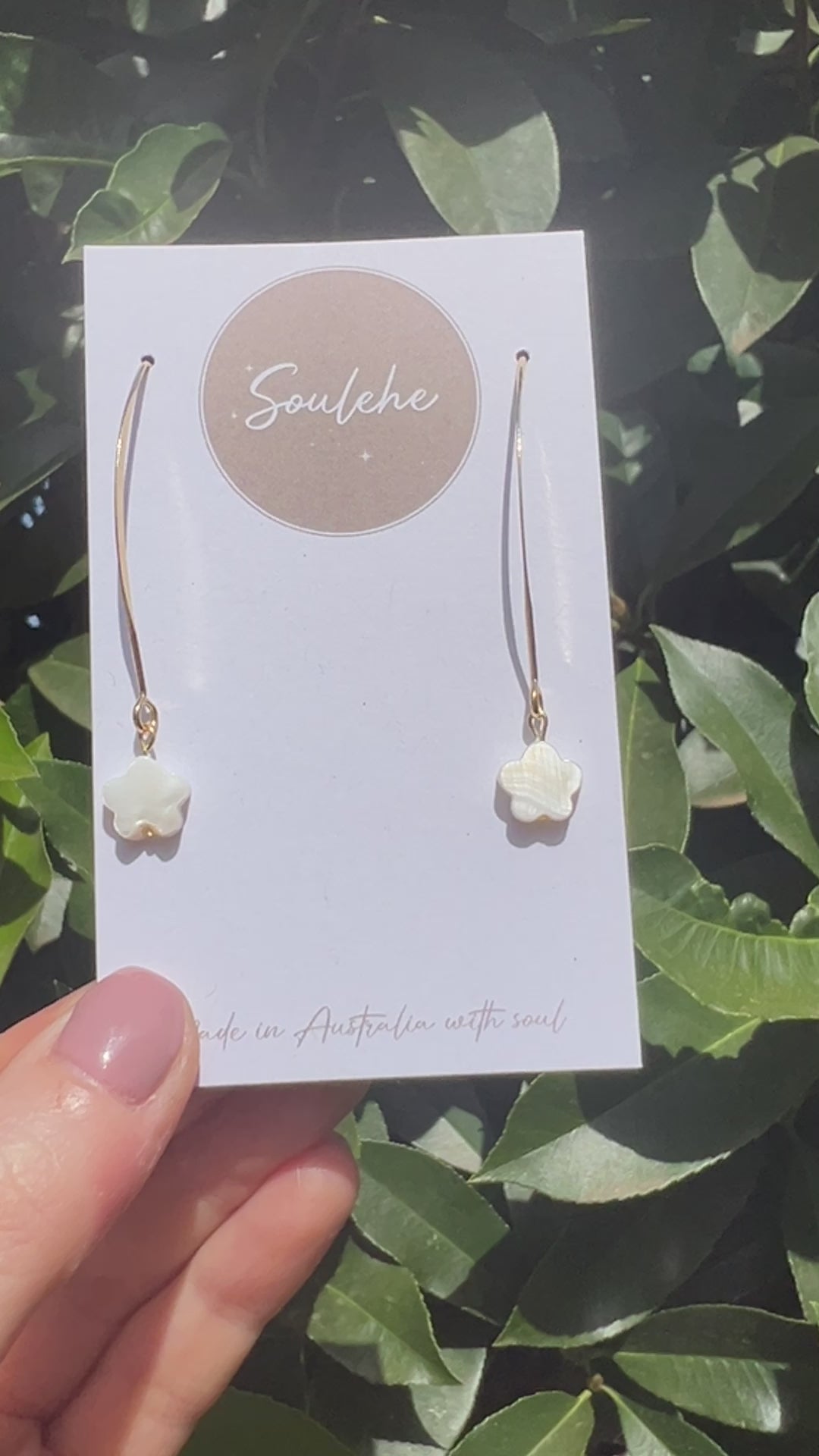 natural shell  gold earrings