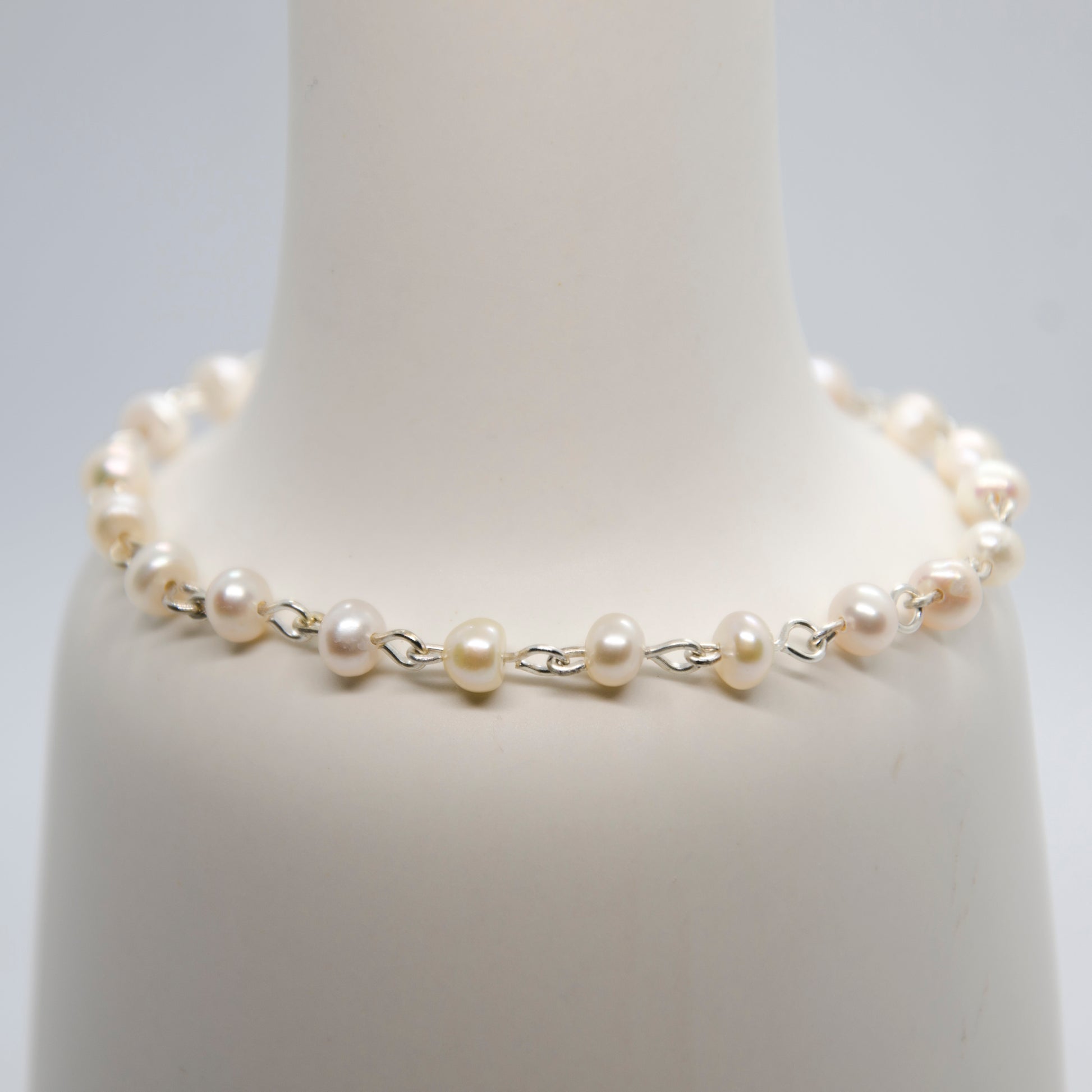 Beauty X Femininity | Pearl & 925 Silver Plated Earrings | Soulehe